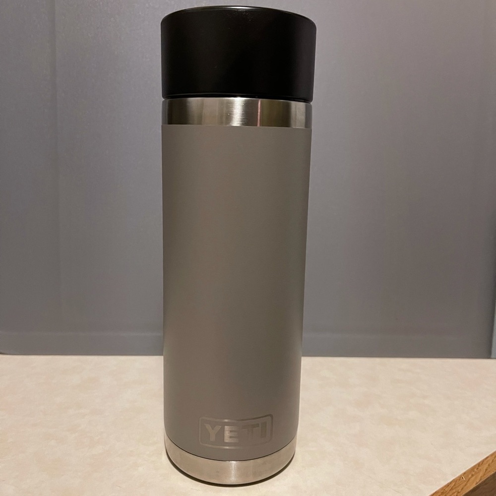 18oz Rambler with Hotshot Cap- Sharptail Taupe